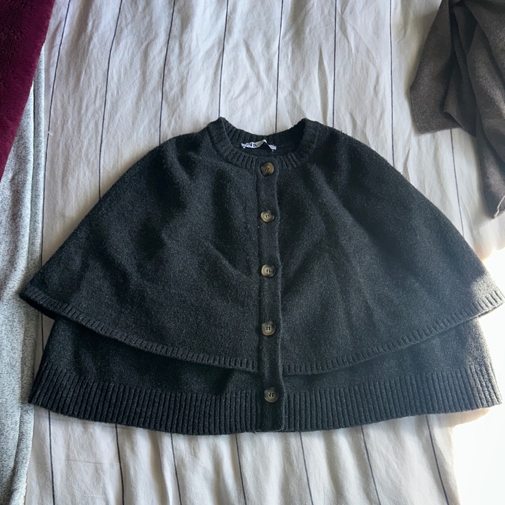 Zara Black Button-Up Women's Sweater Cape